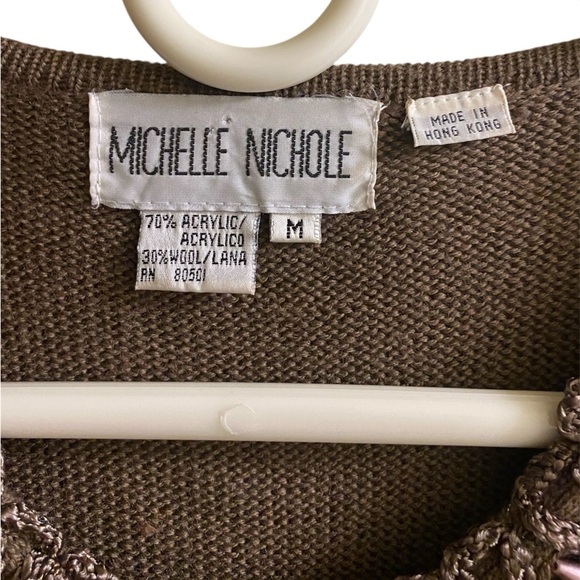 Brown Crochet Knit Top
W/Beading
*GUC
*worn once in the house
#N061 - Picture 7 of 11